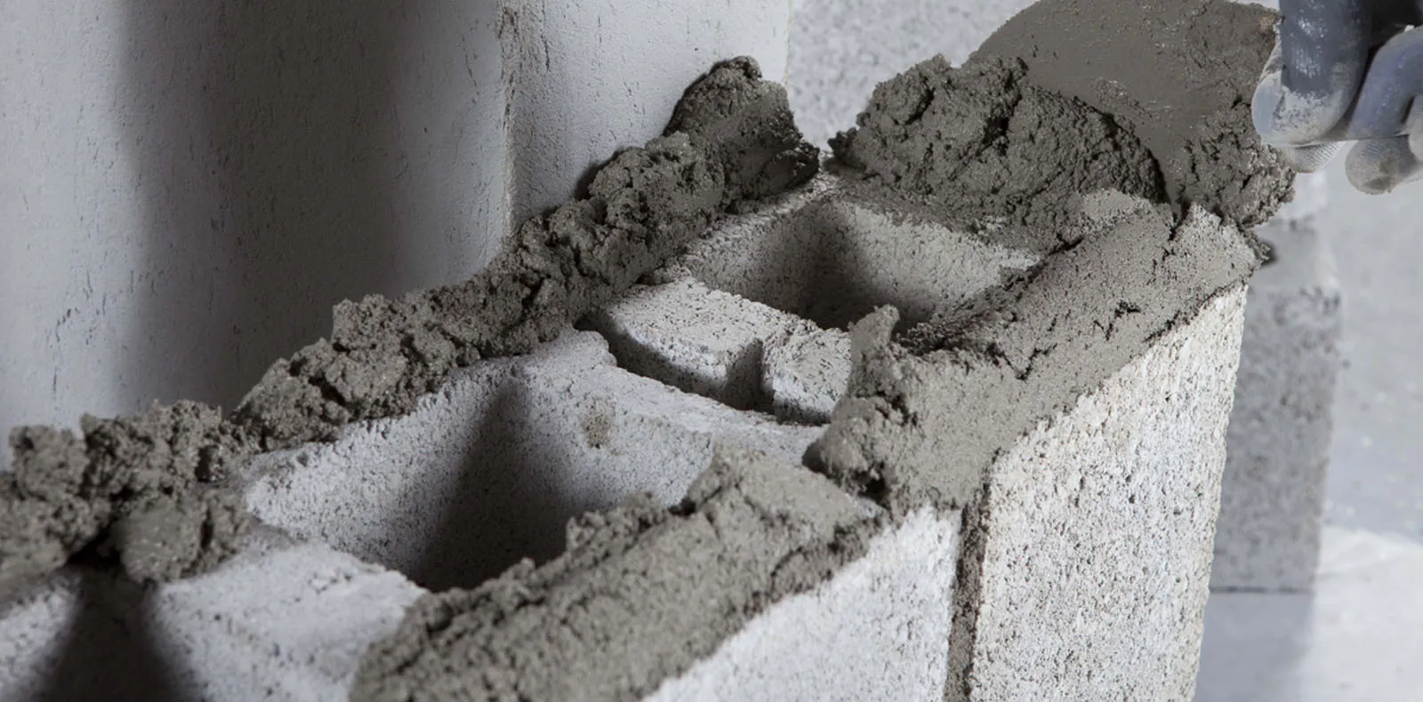 The Difference Between Mortar and Cement | Sakrete